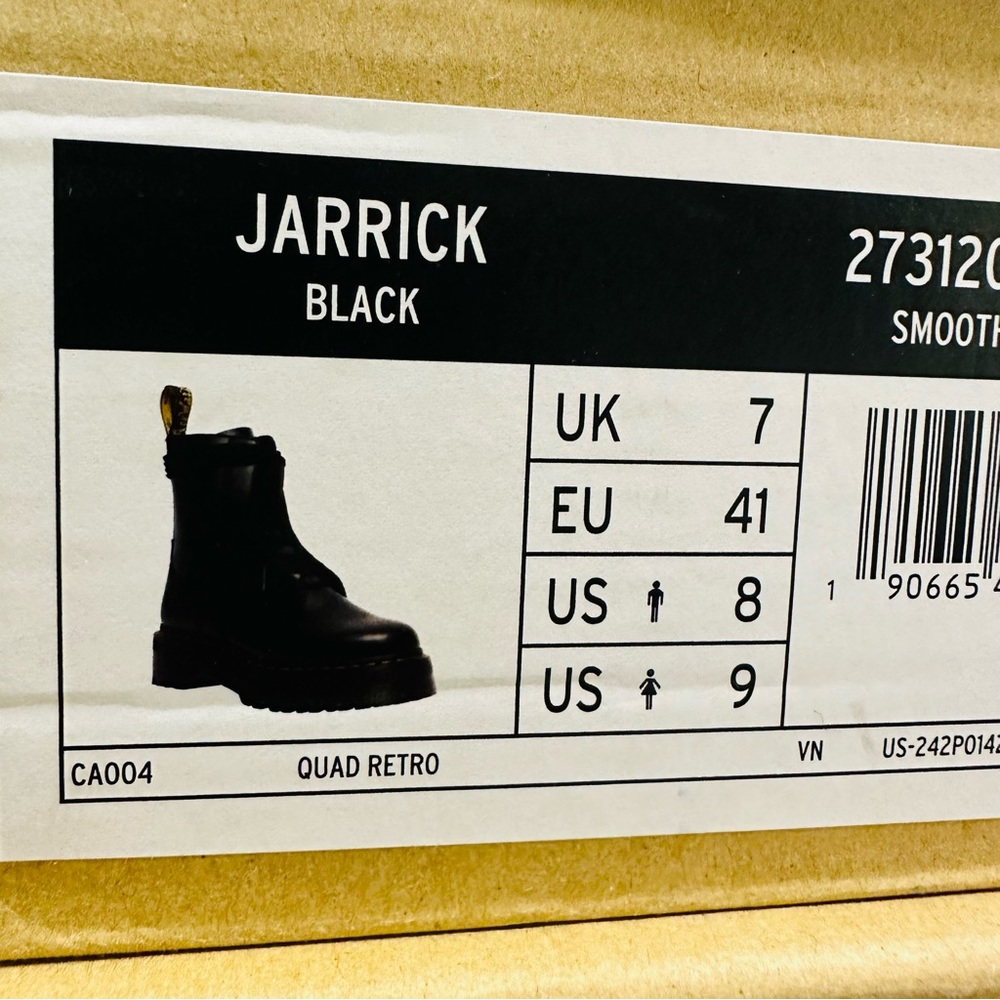 DR. MARTENS Black Jarrick Boots - Picture 6 of 6